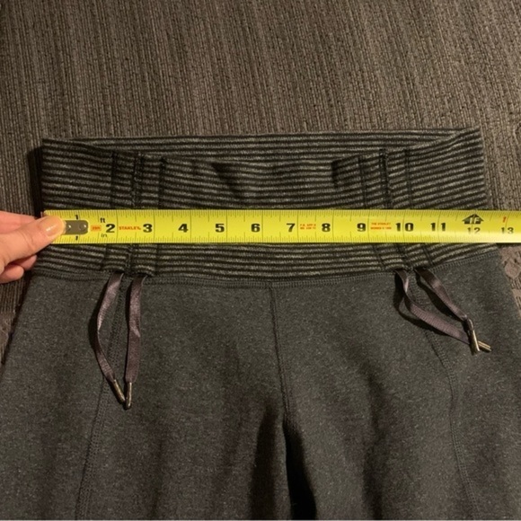 Lululemon Recognition Pants Flare Leg in Heathered Coal Black Mini Check Size 4 - Picture 13 of 16